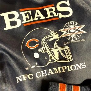 Vintage 1983 CHICAGO BEARS Satin Jacket large